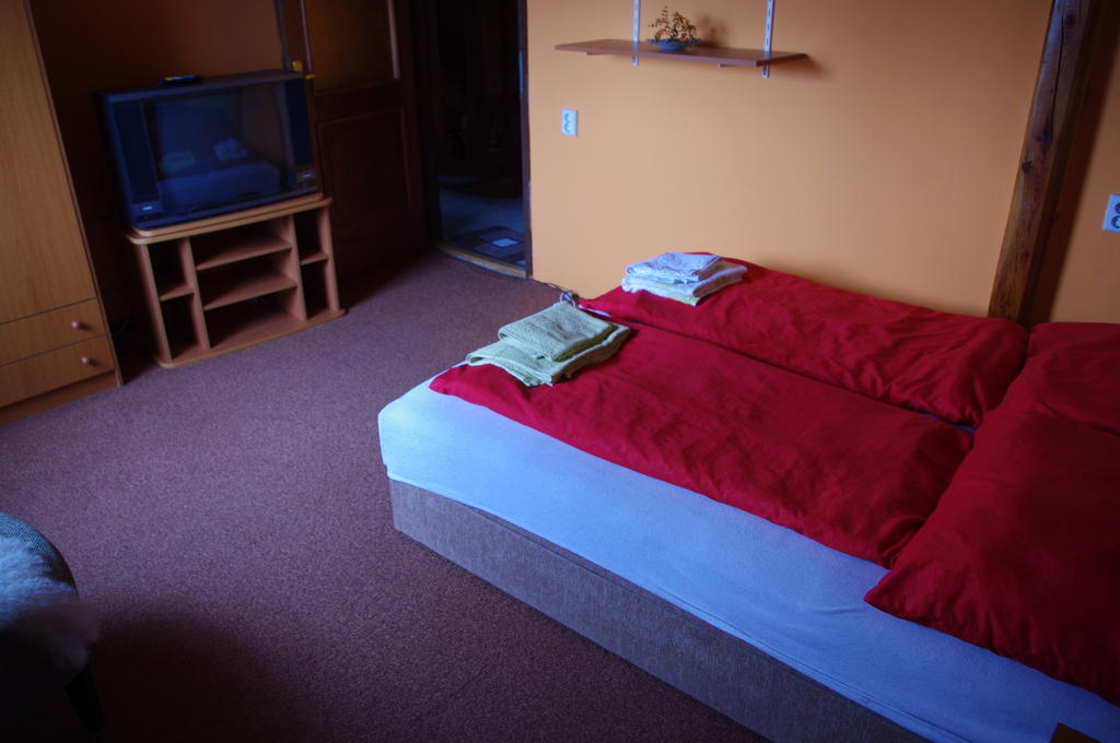 Horvath Kert Vendeghaz Hotel Зирц Стая снимка