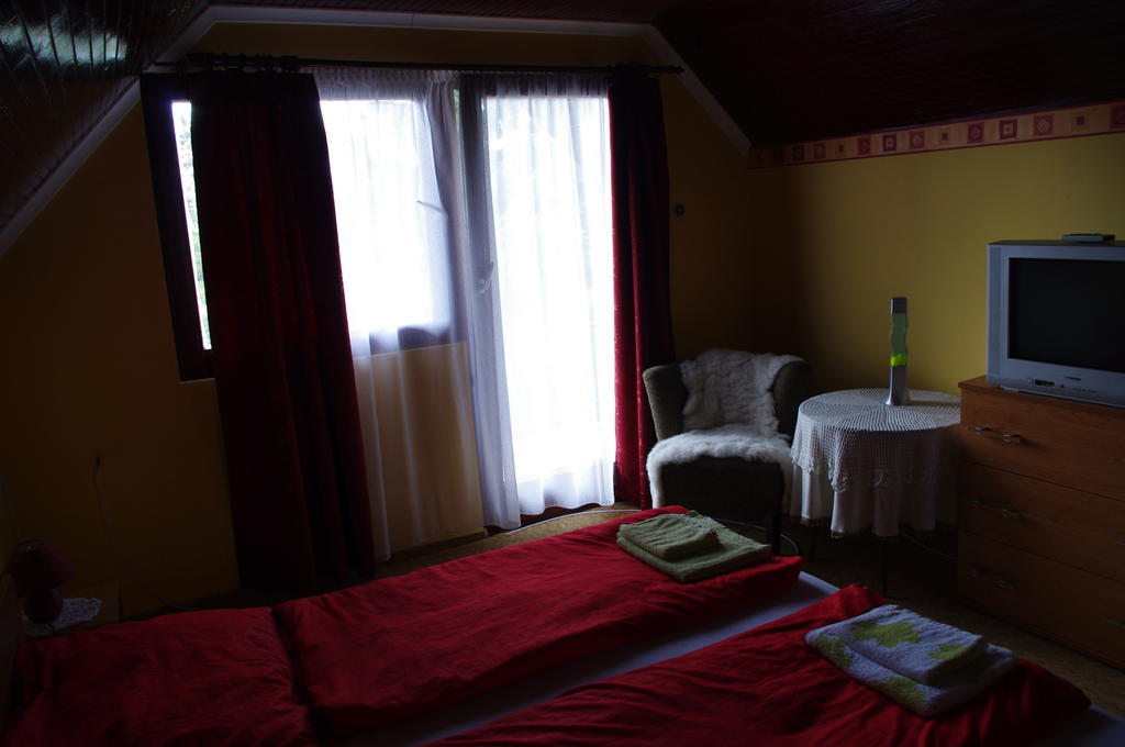 Horvath Kert Vendeghaz Hotel Зирц Екстериор снимка